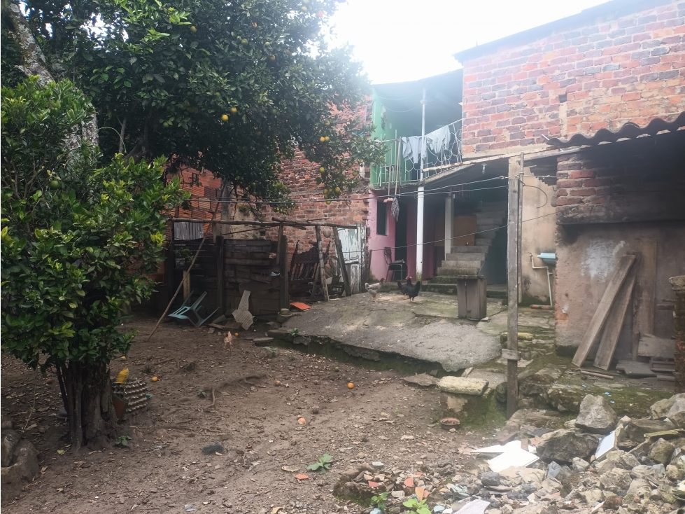 SE VENDE PROPIEDAD BARRIO SAMAN - 3