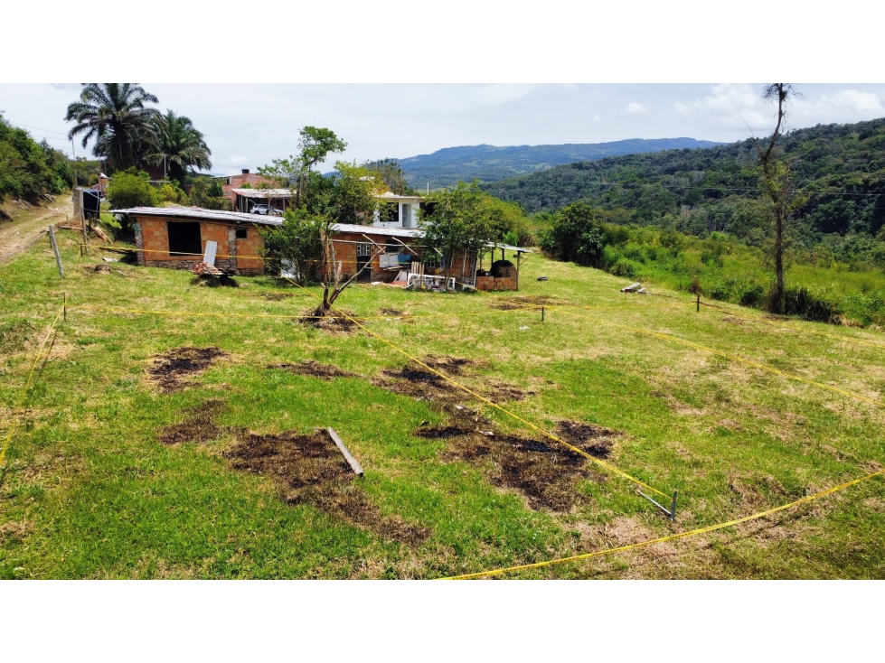SE VENDEN LOTES CONJUNTO LAS PALMAS; SECTOR LA UIS - 6