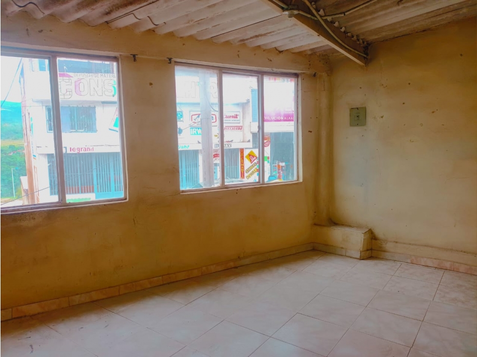 SE VENDE CASA CON BODEGA - 5