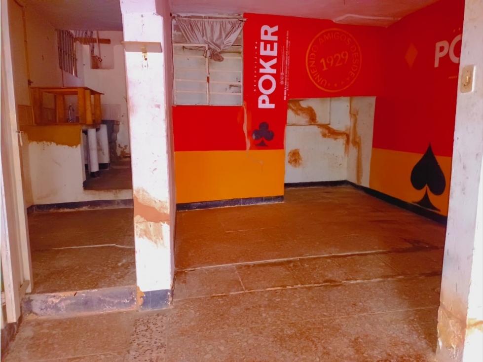 SE VENDE CASA CON BODEGA - 6