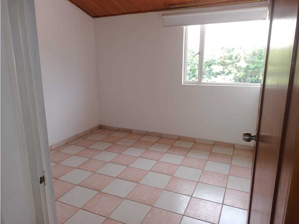 SE VENDE CASA EN LOS ALMENDROS - 6