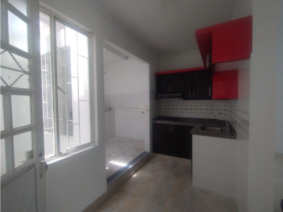 SE ARRIENDA APARTAMENTO SOBRE LA CARRERA NOVENA - 5