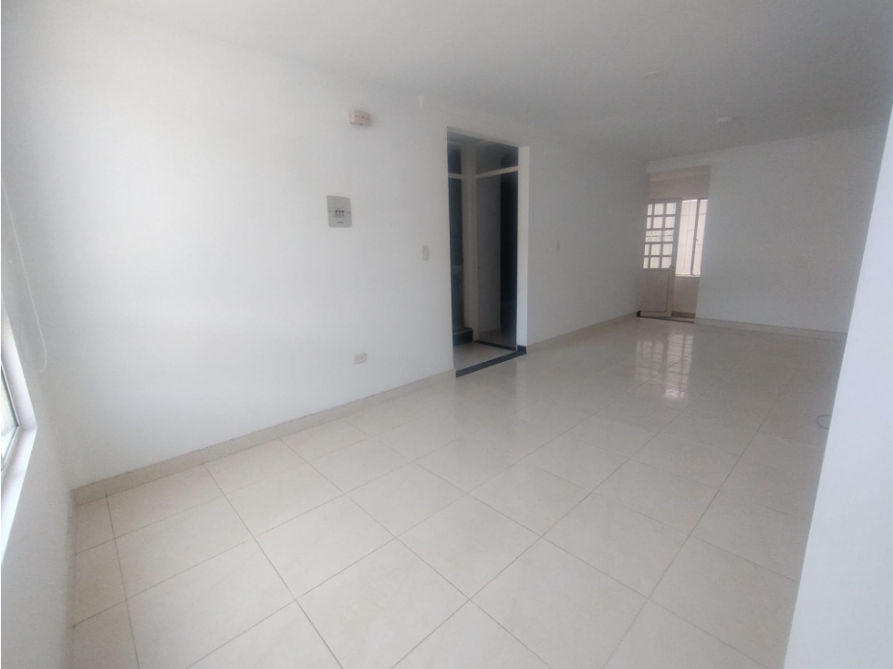 SE ARRIENDA APARTAMENTO SOBRE LA CARRERA NOVENA - 1