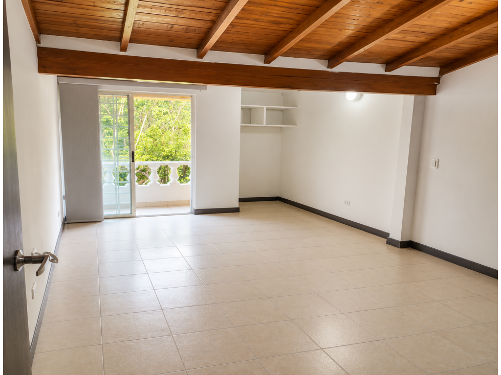 Casa Unifamiliar en Venta en Pilarica Medellín | 120 m² con Patio — foto 2