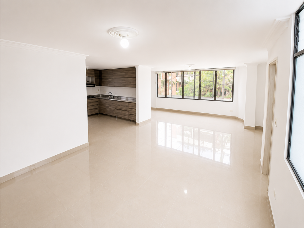 Apartamento en Venta en Laureles Medellín Cerca al Primer Parque