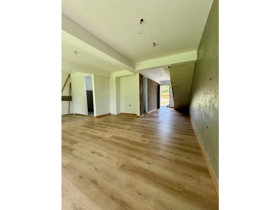 Casa en Rionegro, 304 mts, con deck, estrenar, Vía San Antonio — foto 3