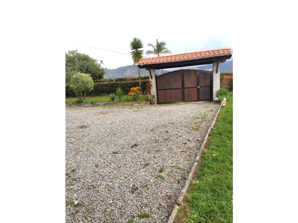 Finca en Carmen de Viboral, 1.280 mts, independiente — foto 2