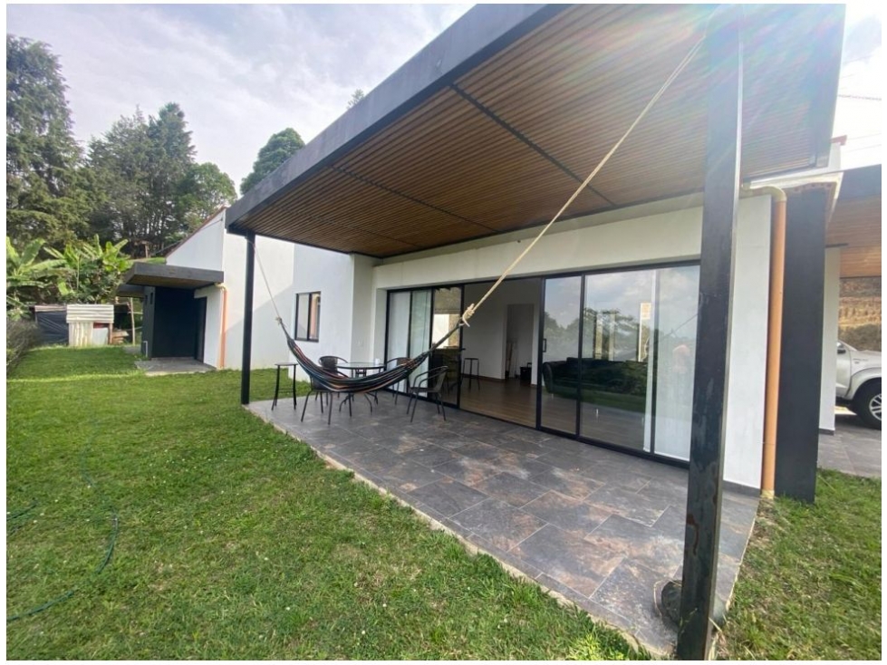Finca en Rionegro, área 5.632 mts, independiente, moderna