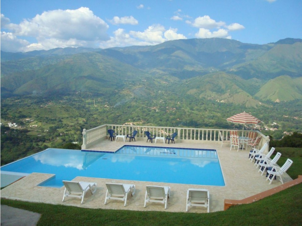 Finca en San Jerónimo , 10.000 mts, moderna y con vista — foto 2