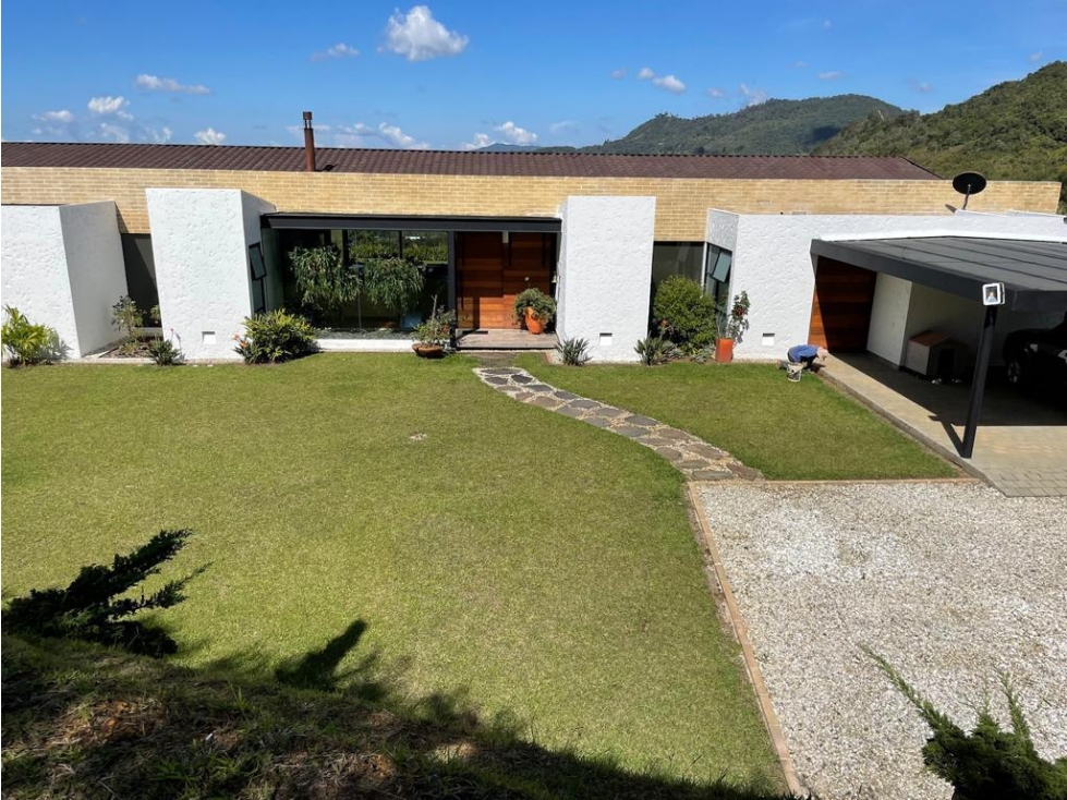 Finca en Rionegro, área 6.469 mts, Posibilidad Pesebreras — foto 2