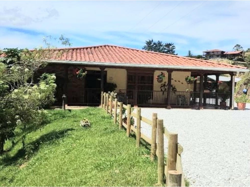 Finca en Marinilla, 43.000 mts, con Pesebreras, Independiente — foto 2