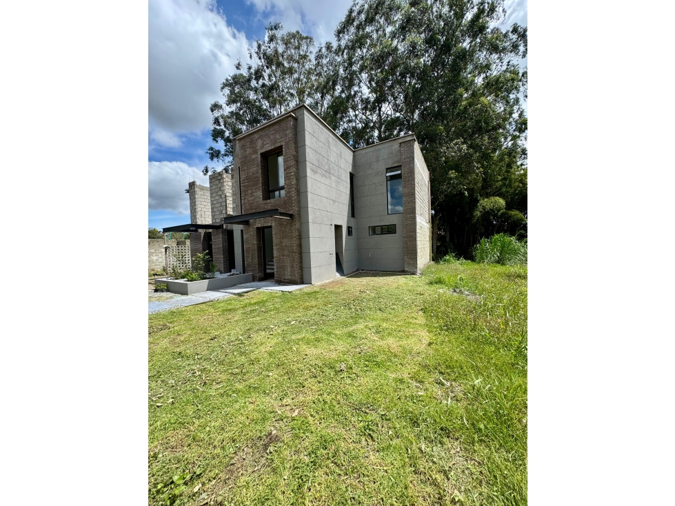 Casa en Rionegro, 304 mts, con deck, estrenar, Vía San Antonio — foto 2