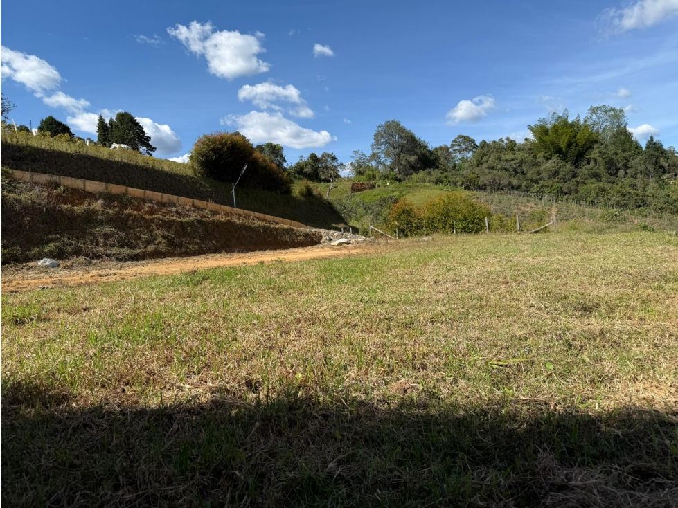 LOTE EN RIONEGRO 2.128 MTS, MAMPUESTO