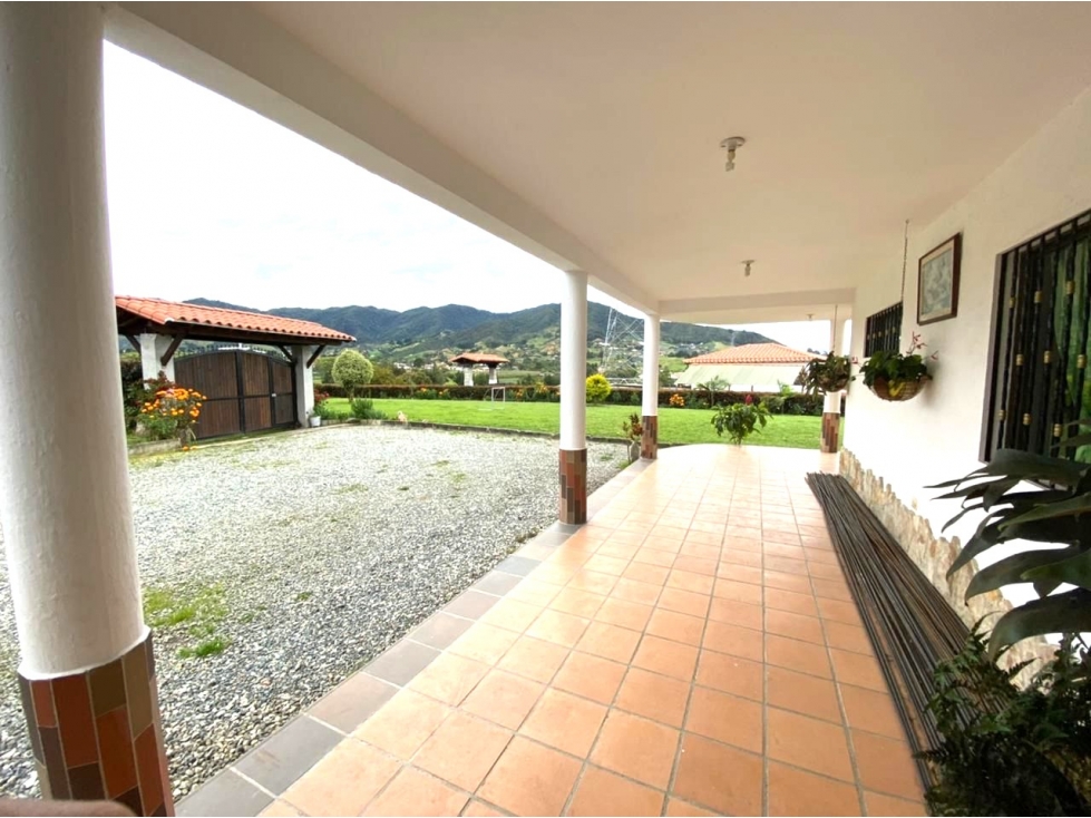 Finca en Carmen de Viboral, 1.280 mts, independiente