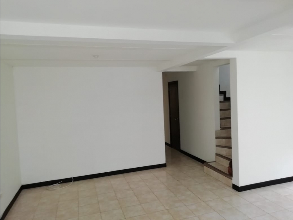 CASA CERCA A PINARES- ARMENIA-CONJUNTO CERRADO — foto 5