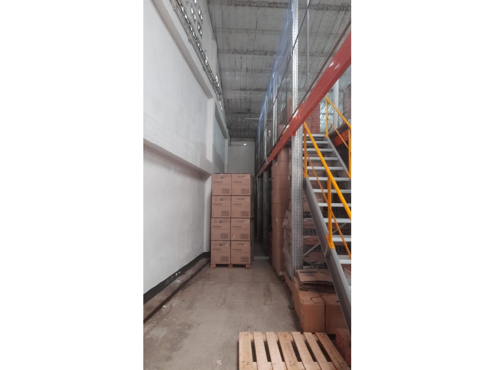 BODEGA INDUSTRIAL - 2