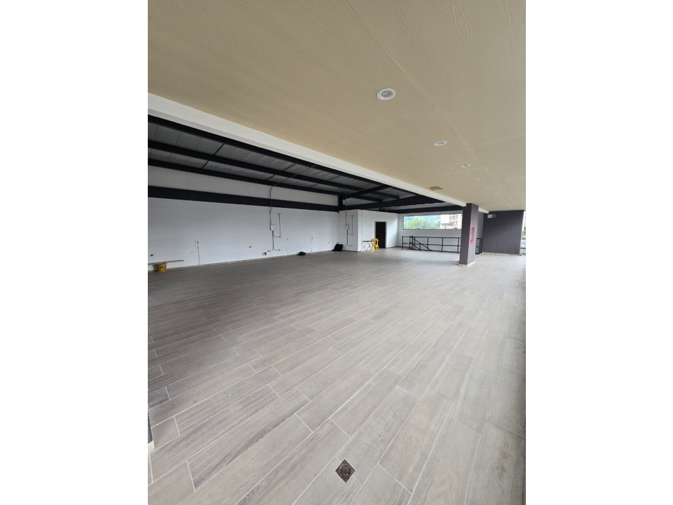 LOCAL COMERCIAL CERCA A LA FOGATA — foto 4