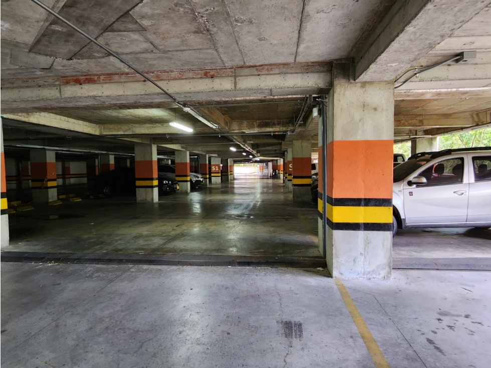 LOCAL PARQUEADERO — foto 5
