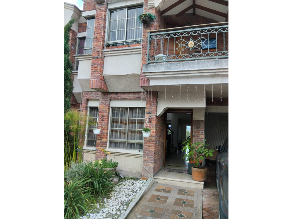 CASA CONDOMINIO LA HACIENDA
