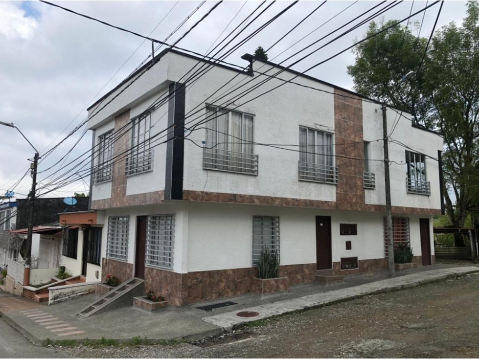 CASA REFORMADA EN 3 ESPACIOS-CASA-DOS APTOS