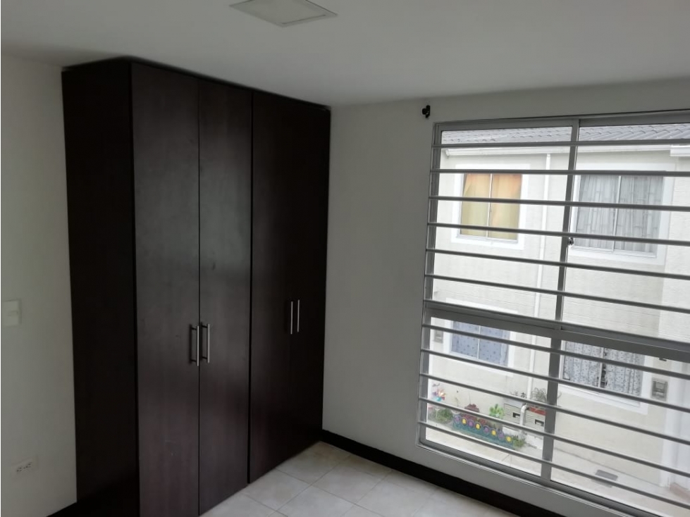 CASA CERCA A PINARES- ARMENIA-CONJUNTO CERRADO — foto 3