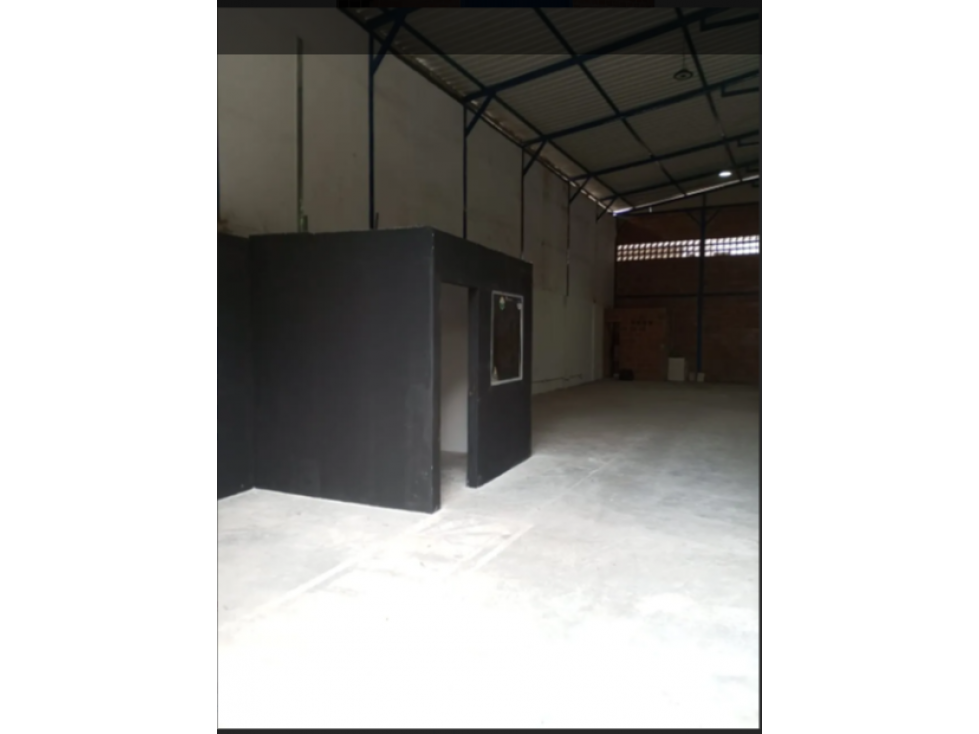 BODEGA EL PRADO BODEGA ALTA CERCA A LA AUTOPISTA Y CALLE 26 - 1