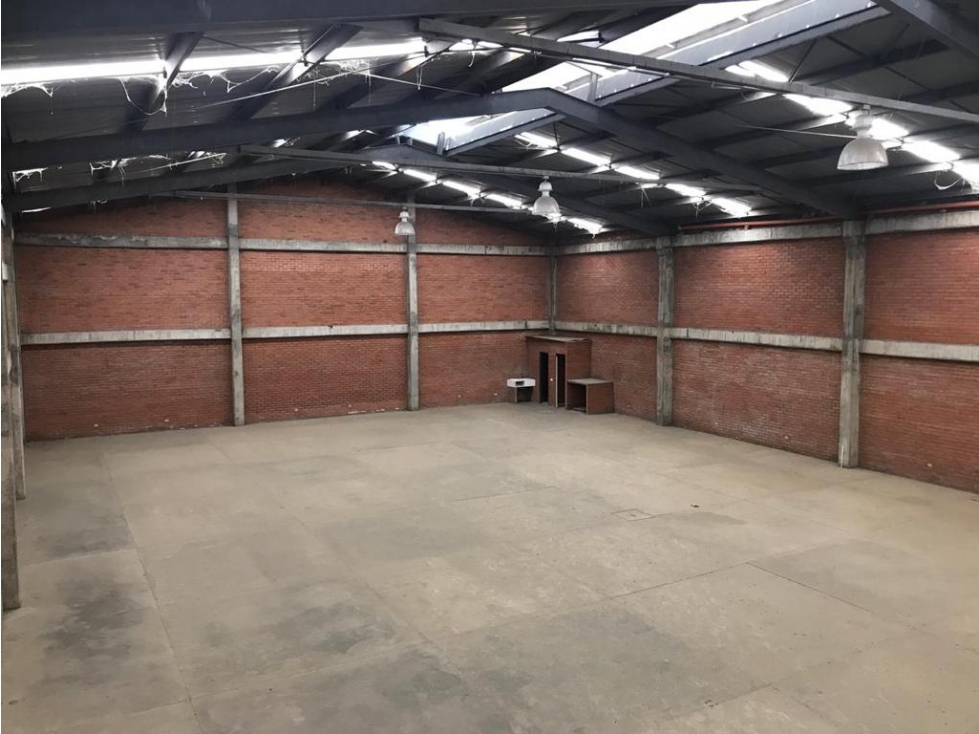 BODEGA CON SUBESTACION ELECTRICA 300KVA TRIFASICA 440 VOLT 34500 CONS - 3
