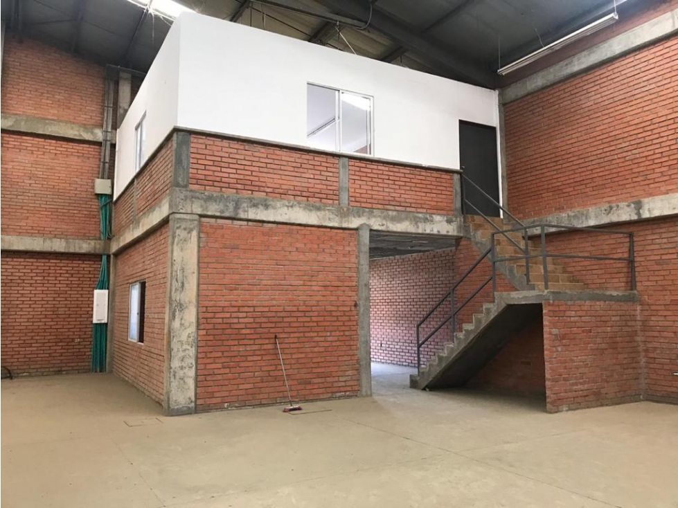 BODEGA CON SUBESTACION ELECTRICA 300KVA TRIFASICA 440 VOLT 34500 CONS - 5