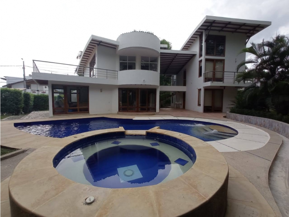 Vendo casa en condominio de Carmen de Apicala. - 1
