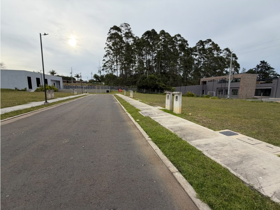 LOTE URBANO EN VENTA UNIDAD CERRADA MARINILLA S. ALCARAVANES — foto 2