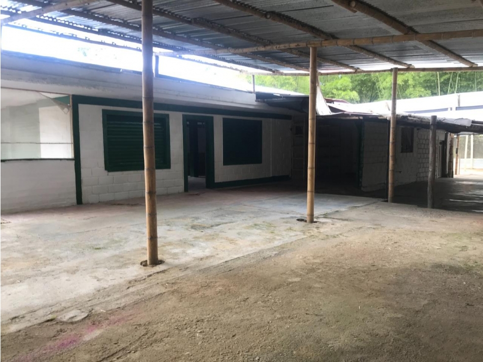 BODEGA Y LOTE COMERCIAL PARA ARRIENDO ZONA FRANCA — foto 3