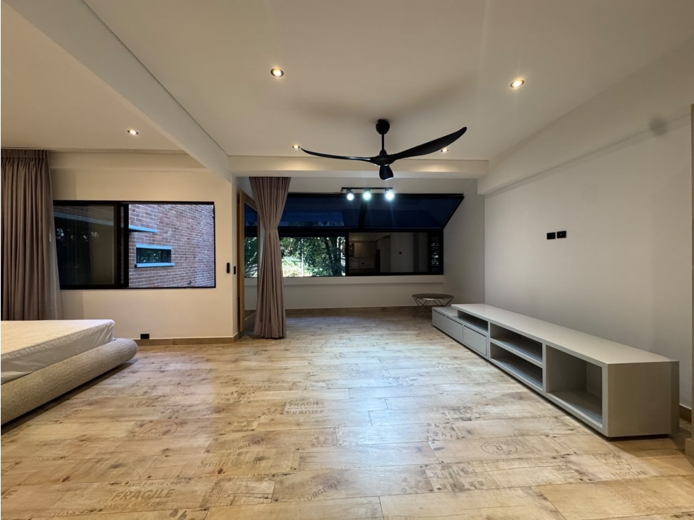 (LA) Apartaestudio en el poblado, sector vizcaya, remodelado lindo! — foto 3