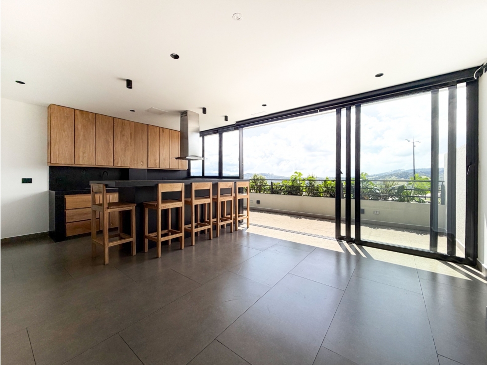 APARTAMENTO EN ARRIENDO EN EL POBLADO VÍA LAS PALMAS