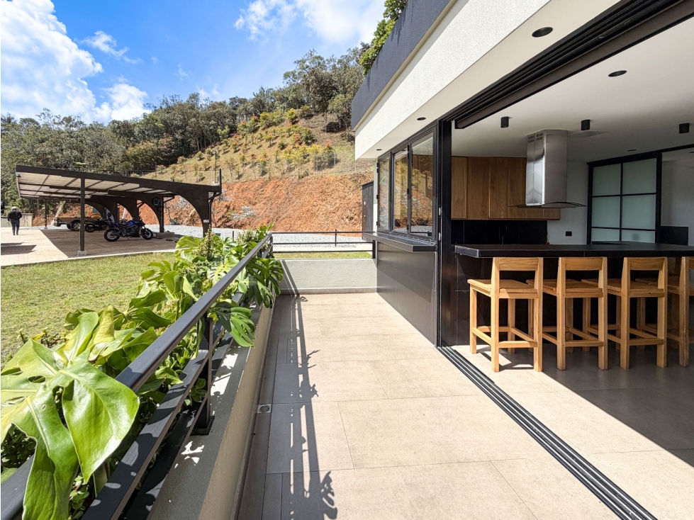 APARTAMENTO EN RENTA EN EL POBLADO VÍA LAS PALMAS