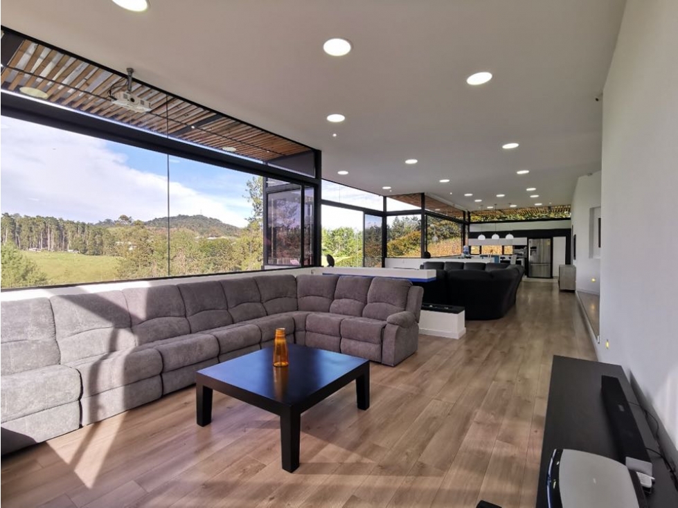 Venta casa campestre con vista, en parcelación. Alto Palmas. Oriente. — foto 3