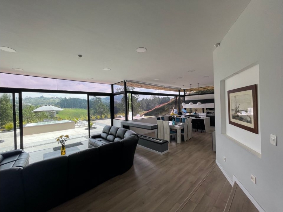 Venta casa campestre con vista, en parcelación. Alto Palmas. Oriente. — foto 4