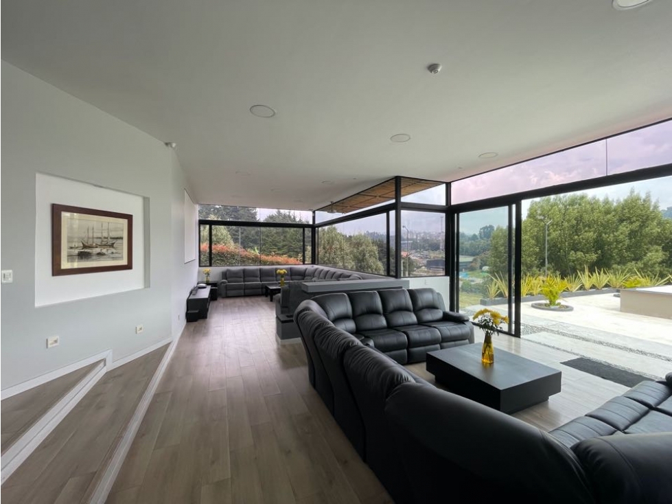 Venta casa campestre con vista, en parcelación. Alto Palmas. Oriente. — foto 5