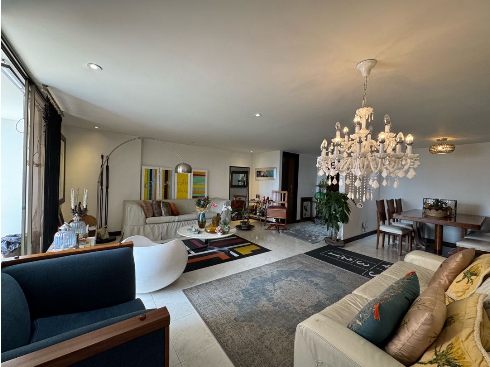 Alquiler apartamento con dos balcones, con vista. El Poblado. — foto 5