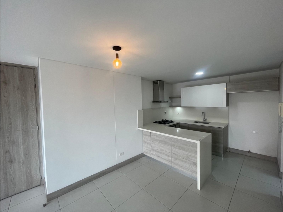 97m2 Apartamento en arriendo Loma de los Mesa Envigado — foto 2