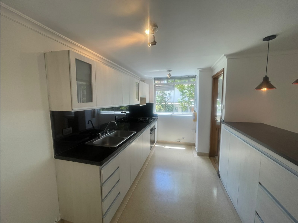 100M2 Apartamento en arriendo el Poblado Medellín — foto 5