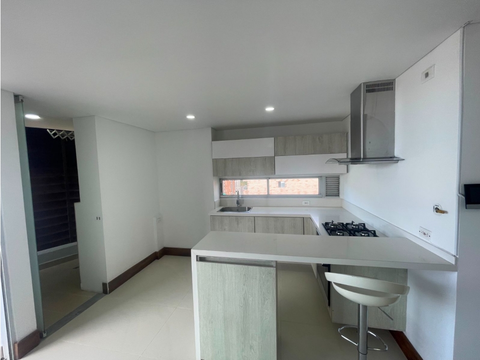 107M2 Apartamento en arrendamiento Sector las Lomitas Sabaneta — foto 3