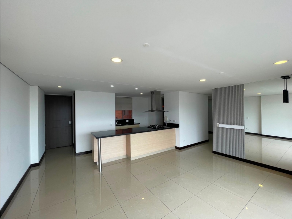 108m2 Apartamento en arrendamiento Sabaneta — foto 2