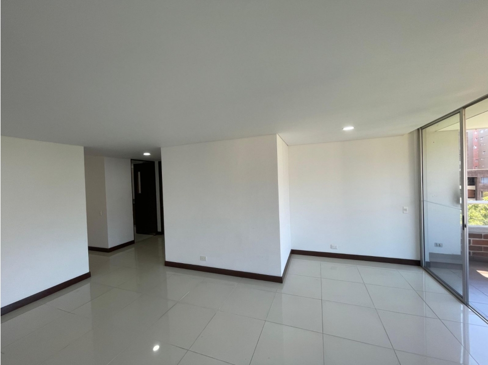 113m2 Apartamento para Arriendo en Zuñiga Envigado — foto 2