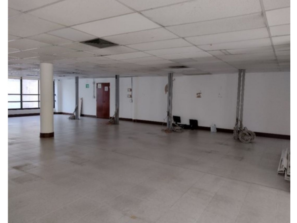 1.212m2 Local Arriendo en Medellín