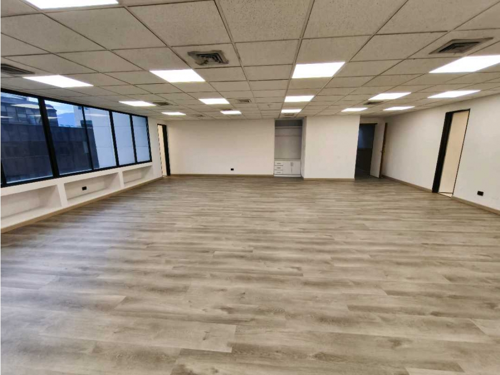 125m2 Oficina en arriendo en Medellín, Poblado — foto 6