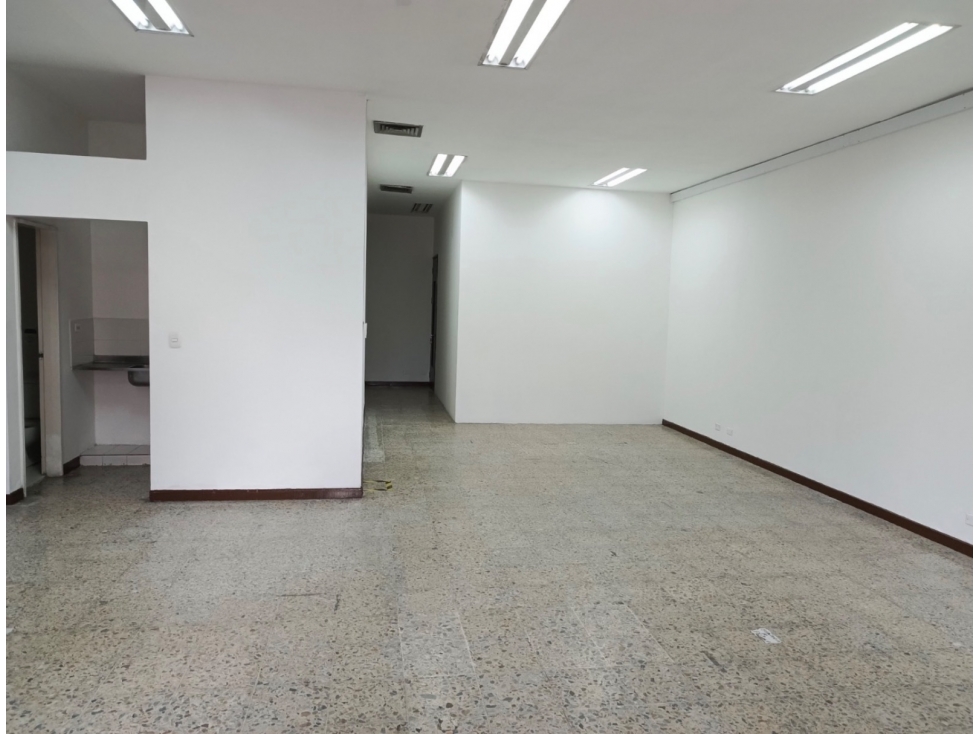 128m2 arriendo local / bodega Itagüí — foto 6