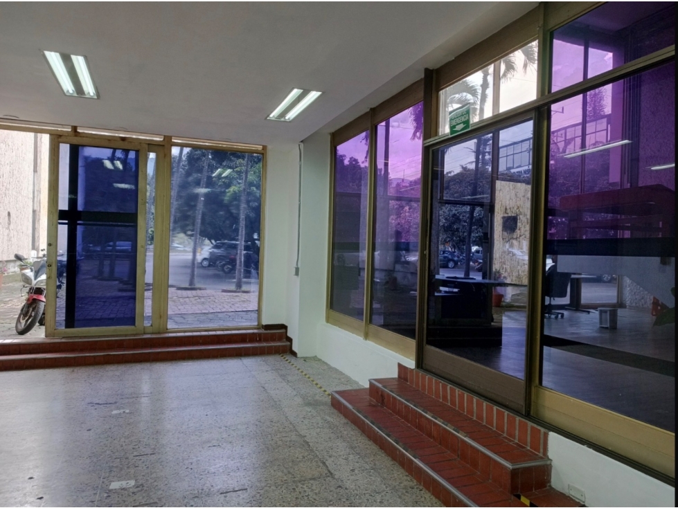 128m2 arriendo local / bodega Itagüí — foto 4