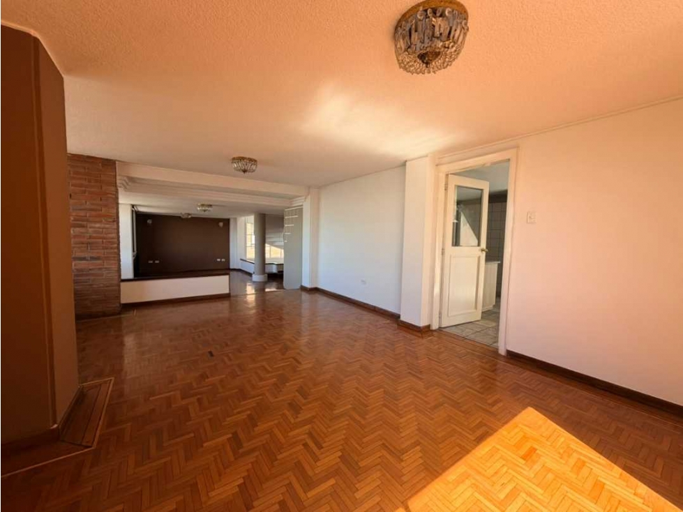 129mil venta dep Duplex 232m2 en El Inca - 1