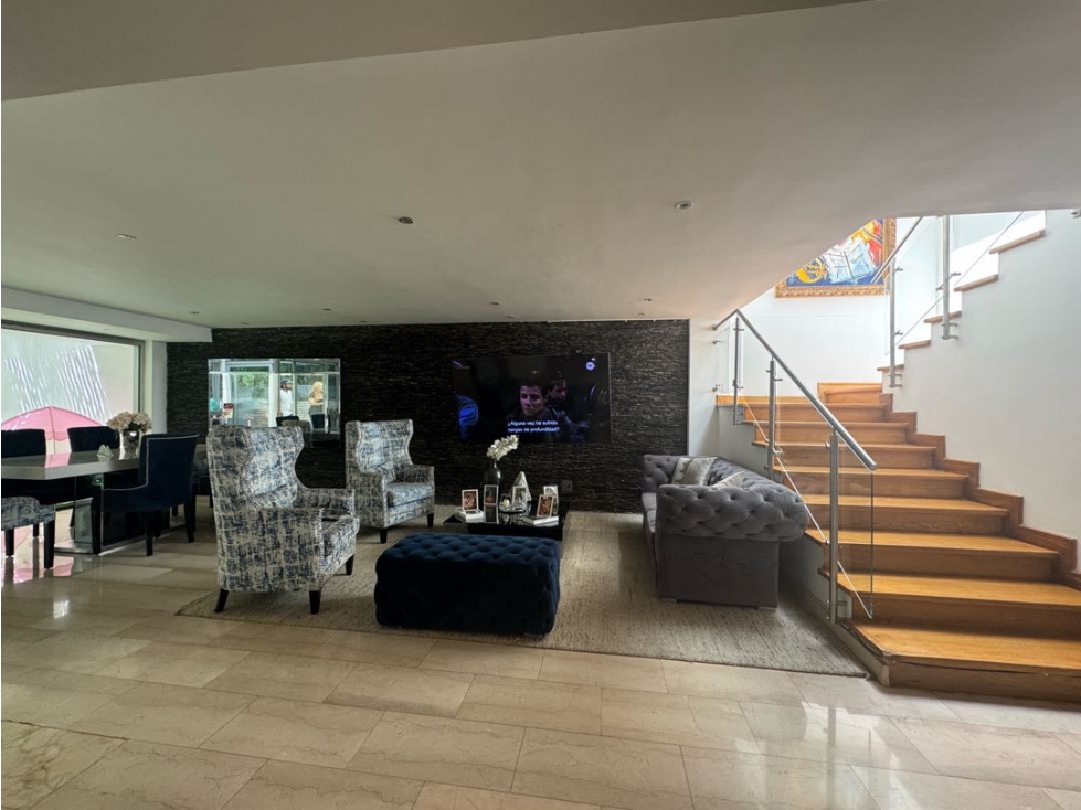Venta casa dos niveles en urbanización cerrada. El Poblado, San Lucas. — foto 3