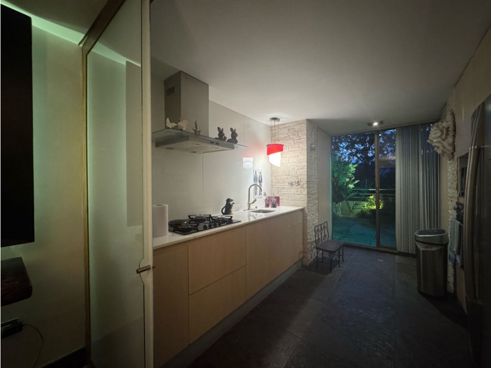 Venta apartamento remodelado dúplex. El Poblado, San Lucas. — foto 4